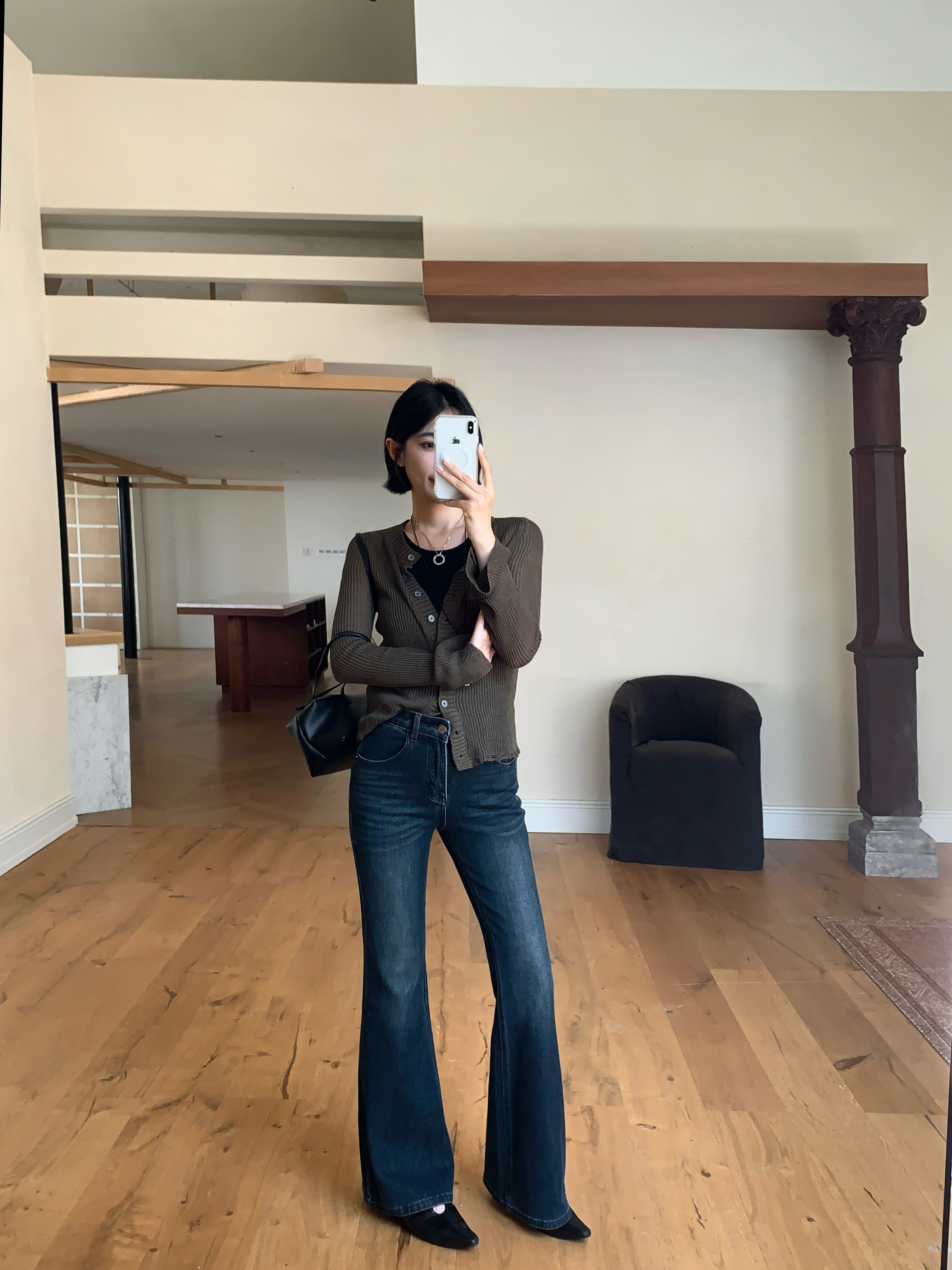 蓝灰四面弹韩系范复古松弛感百搭修饰腿型搭配复古皮牌质感喇叭牛仔裤